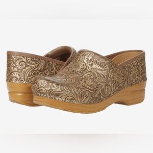 DANSKO Professional Clogs Tan and Gold Paisley WOMENS SIZE 38